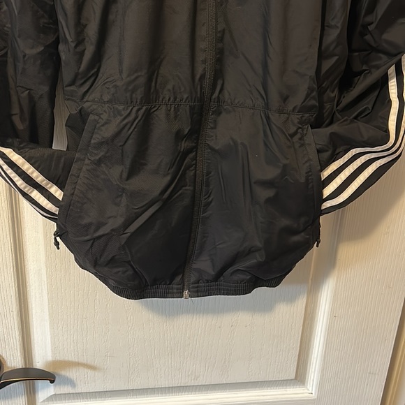 Adidas wind breaker running jacket - Picture 4 of 14